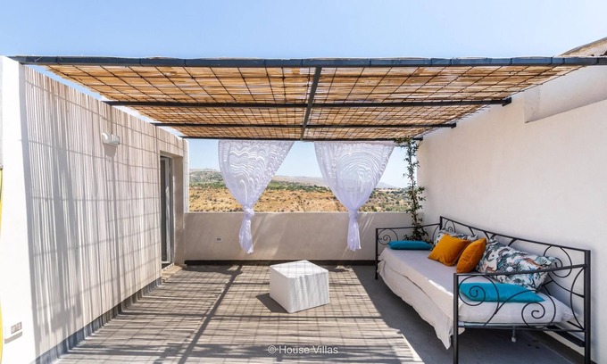 Noto Historic Centre Apartment | Piano Alto House in Noto