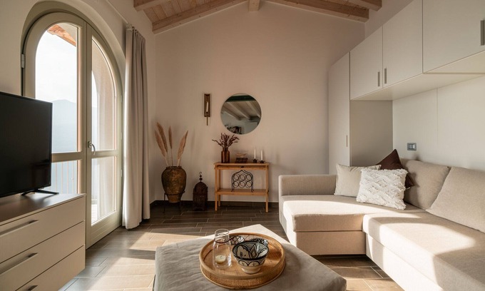 Plassi Apartment | Picasso - One Bedroom Apartment, Sleeps 3