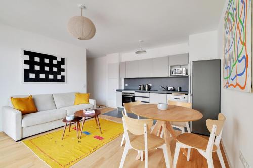 Clichy Apartment | Pick A Flat's Apartments with Terrace in Clichy - Boulevard Jean-Jaures