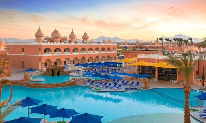 Village Road Resort | Pickalbatros Alf Leila Wa Leila Resort - Neverland Hurghada