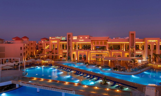 Village Road Hotel | Pickalbatros Aqua Blu Resort - Hurghada
