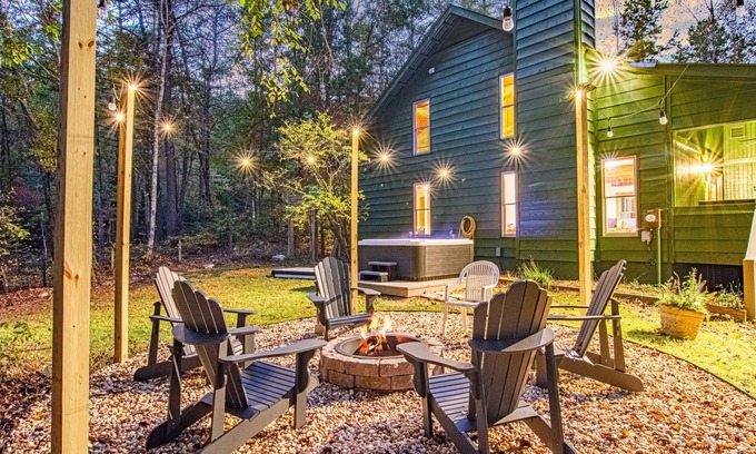 Clarkesville House | Pickelball/Hot tub - Family Entertainment - 5br