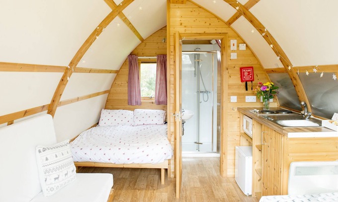 Wigton Cabin | Pickhill Pod with hot tub and dog friendly close to beach and Hadrian's Wall