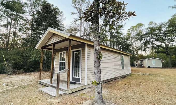 Ludowici House | Picturesque and Peaceful Tiny HousenNestled in Ludowici Ga.