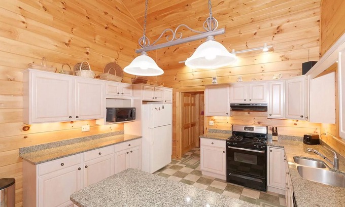 West Copake House | Picturesque Lakeside Home, nestled in the charming town of Copake
