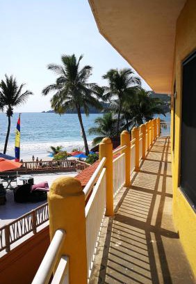 Ixtapa - Zihuatanejo Hotel | Pie de Playa la Ropa