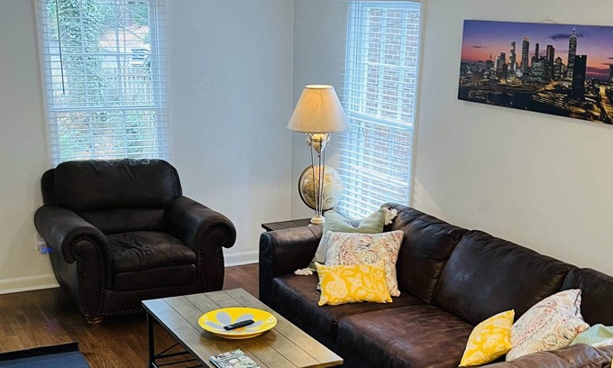 Piedmont Heights House | Piedmont Park Townhouse | Walking Distance To Piedmont Park | Slee[s Up To 6