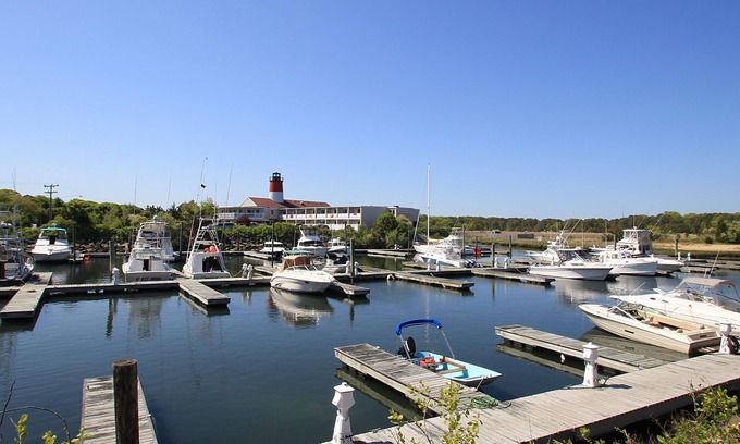 South Yarmouth Hotel | Pier 7 Condominiums