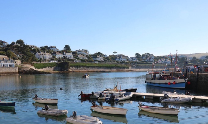 St. Mawes Cottage | PIER COTTAGE, pet friendly, country holiday cottage in St Mawes
