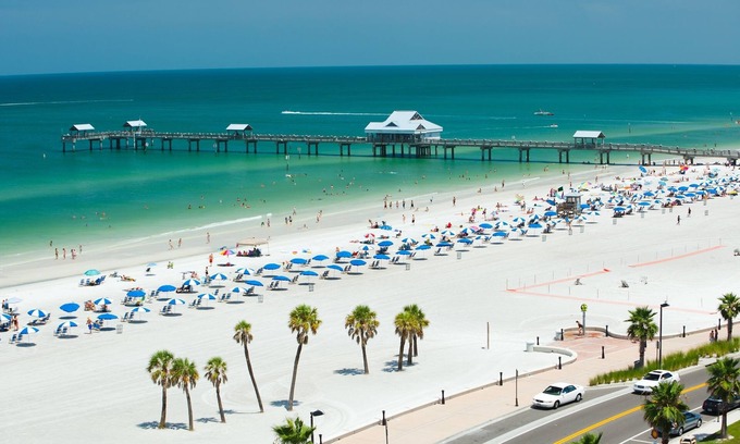Clearwater Beach Hotel | Pier House 60 Clearwater Beach Marina Hotel
