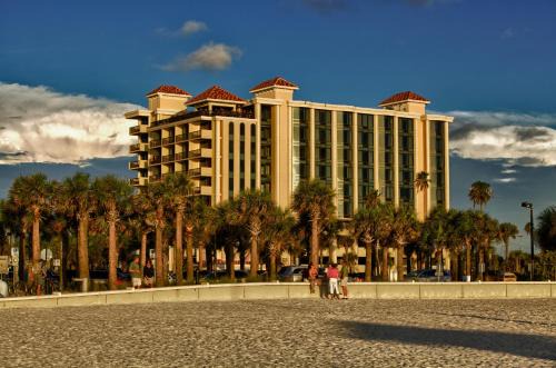 Clearwater Beach Hotel | Pier House 60 Clearwater Beach Marina Hotel