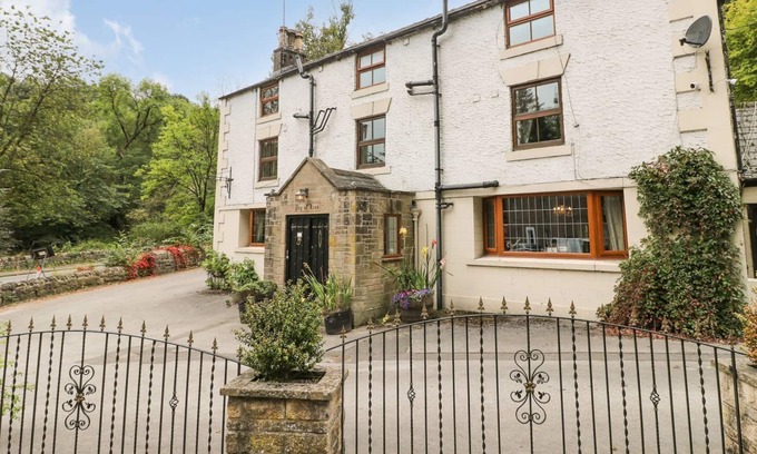 Bonsall Cottage | PIG-OF-LEAD, family friendly, character holiday cottage in Bonsall