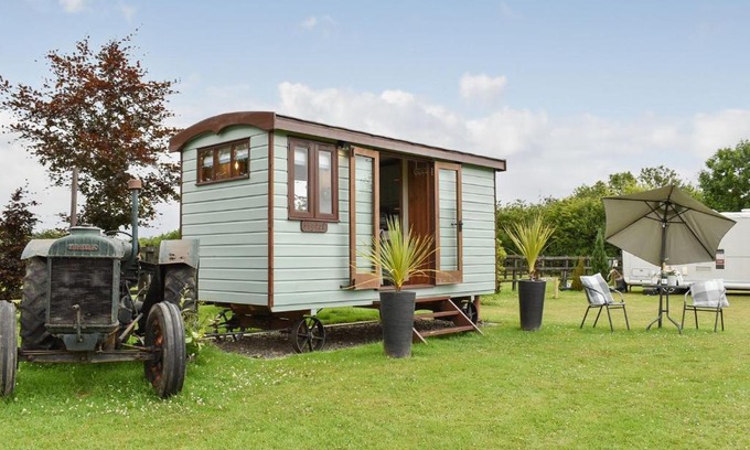 Beaworthy House | Piglet