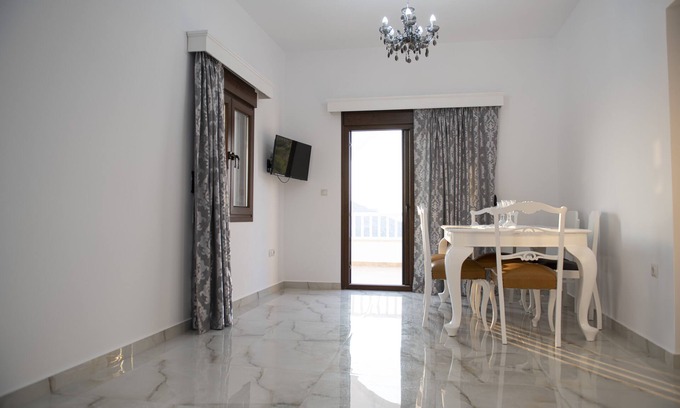 Massouri House | Pikos Luxury Apartment 2nd Floor