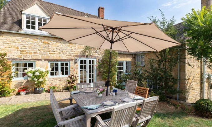 Bourton-on-the-Hill House | Pilgrim Cottage