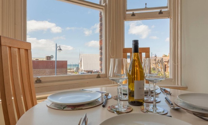 Whitstable Apartment | Pilgrim's Lookout Whitstable Holiday Home