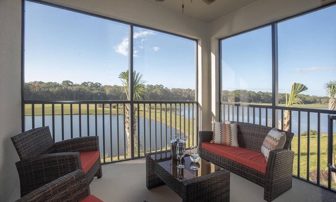 Lakewood Ranch Condo | Pin-High - Dazzling 3/bed, 2/bath with Lake and Green View