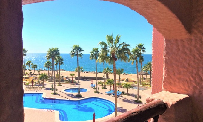 Bella Vista Apartment | Pinacate 315 by Kivoya