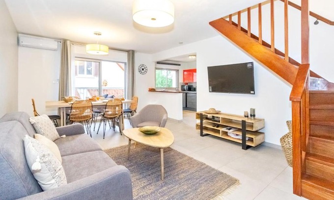 Grand Fond Apartment | Pinacle - beau duplex refait à neuf proche plage