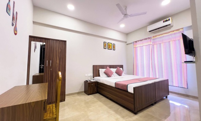 Vile Parle East Apartment | Pinaki Comfort Stay, Vile Parle - Near Airport