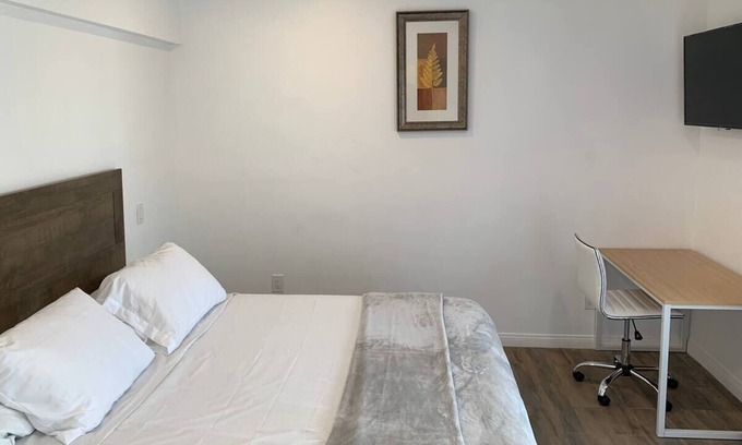 Washington Hotel | Pine Ave Inn