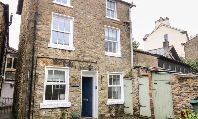 Sedbergh House | Pine Cottage