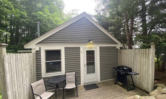 Lincolnville Cabin | Pine Grove Cottages: Cottage 11