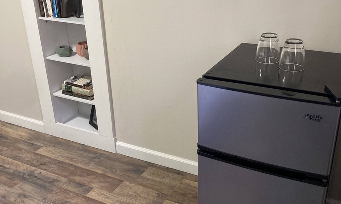 Fletcher Apartment | Pine Guesthouse—Asheville area