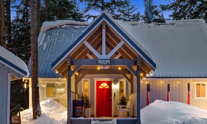 Roslyn Ridge House | Pine Hill House: Lake Cle Elum, Pineloch Sun Community, by beaches/boat launches