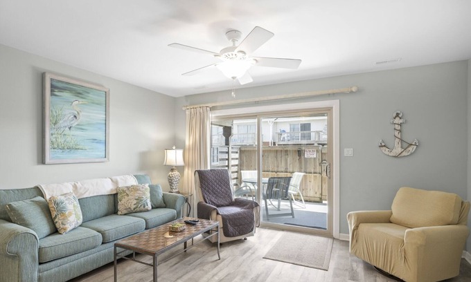 Pine Knoll Shores House | Pine Knoll Townes 92, Oceanfront Townhouse in Pine Knoll Shores, NC!