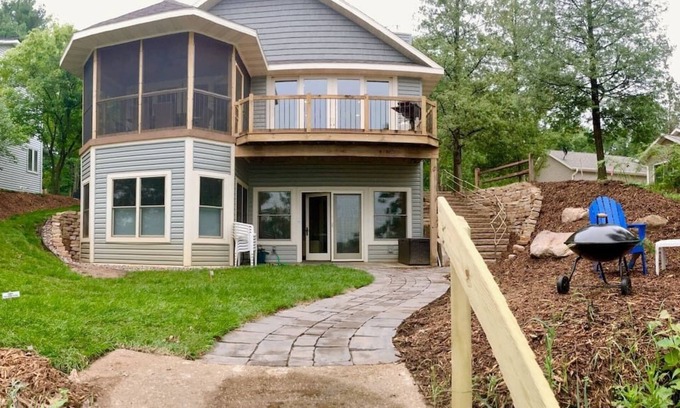 Waupaca House | Pine Lake Waterfront Home, 4 Bedroom, 3.5 Bath Sleeps 12
