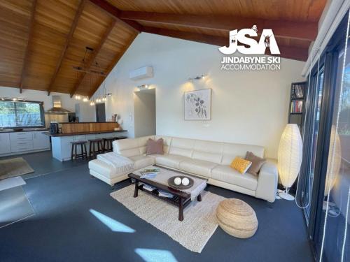 Jindabyne House | Pine Peak