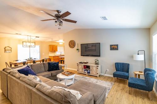Oakhurst House | Pine Place