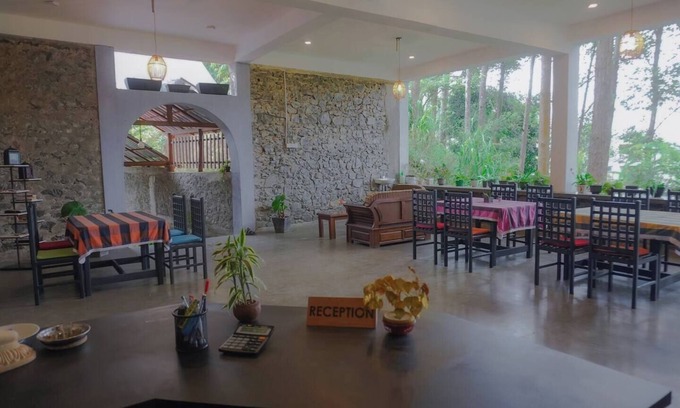 Ambagollapathana Bed & Breakfast | Pineapple Hills Ella