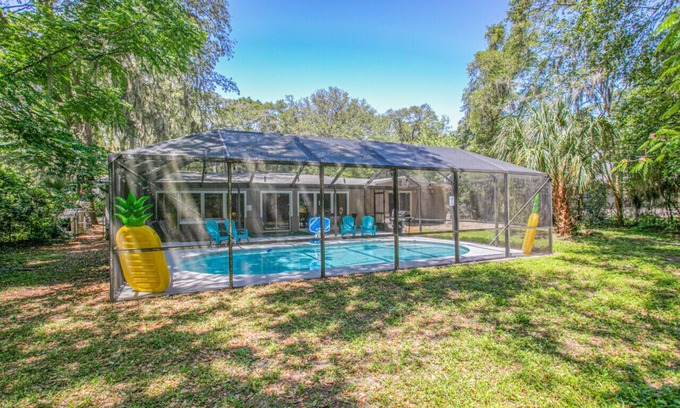Arlington House | Pineapple Paradise~Pool+Hot Tub+Billiards+Grill!