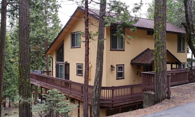 Long Barn Cabin | PinecrestAreaRentals #1 Labor day book 2 nights/ask get 3rd night free.