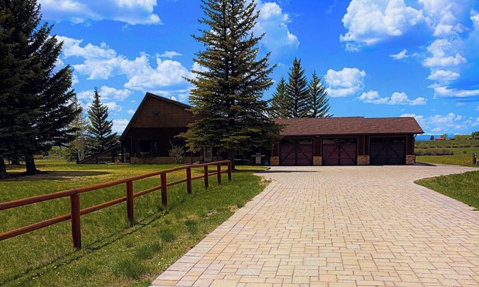 Pinedale House | Pinedale's Mountain Vista