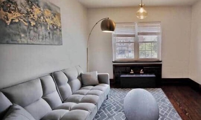 Fourmile House | Pineville's Only Elite Inn: Luxe Stays For Discerning Guests