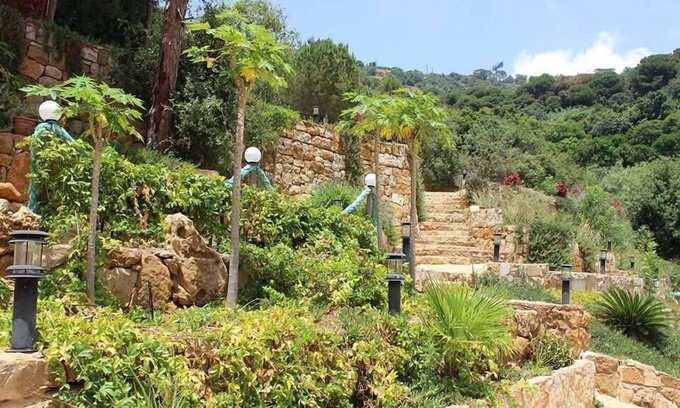 Jeita Bed & Breakfast | Pinewood Hotel