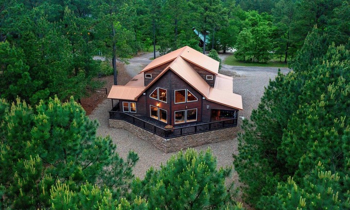 Hochatown Cabin | Piney Forest Retreat - Hot Tub, Firepit, Foosball, Arcade Table, Pool Table