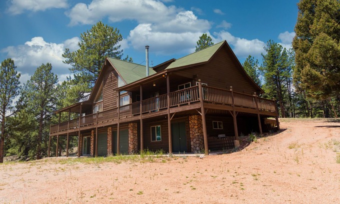 Florissant Cabin | Piney Peak Place has what you're looking for in nature.