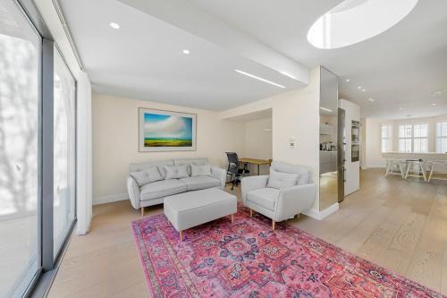 Harrow Road Apartment | Pink Floyd 3BR Flat in Maida Vale near Notting Hill and Little Venice