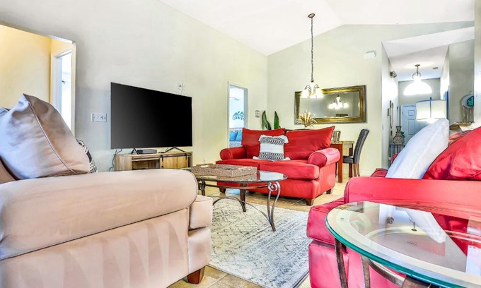 Sandy Ridge House | Pink Palms Villa