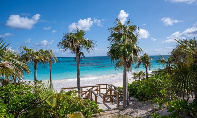 Governor's Harbour House | Pink Sands Point 10 Bedroom Estate