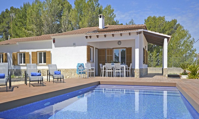 Can Picafort Ski Chalet | Pinocha - House with private pool 300 meters from the beach in Mallorca