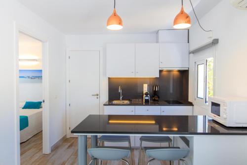 Calo de Sant Agusti Apartment | Pinos Playa Suites