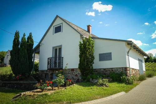 Kaptalantoti House | Pinot Gris House