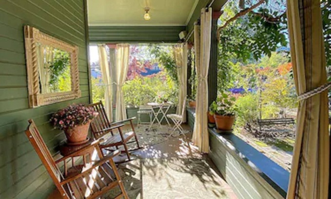 Cloverdale Bed & Breakfast | Pinschower Inn
