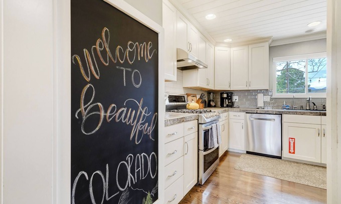 West Colorado Springs House | Pioneer Peak