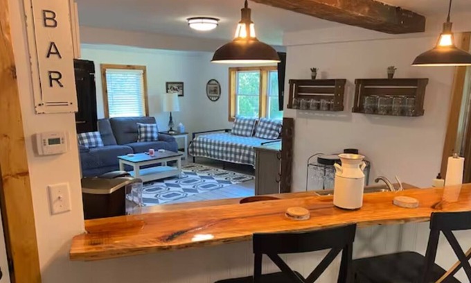 Montague Other | Pioneer Valley Farmhouse Near 5-Colleges